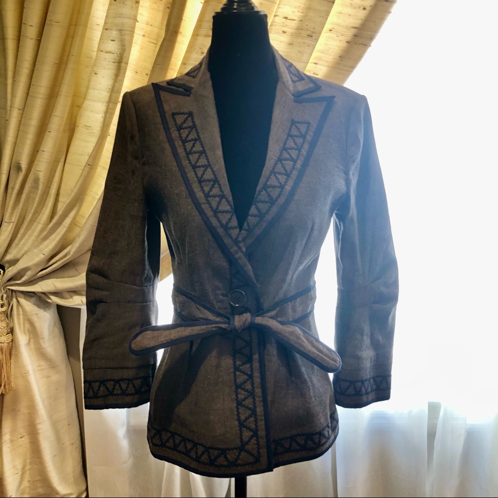 BCBG MAXAZRIA linen and cotton blazer